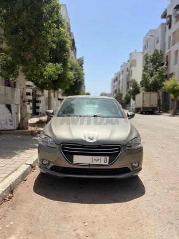 Peugeot 301 essence modèle 2016 - 2
