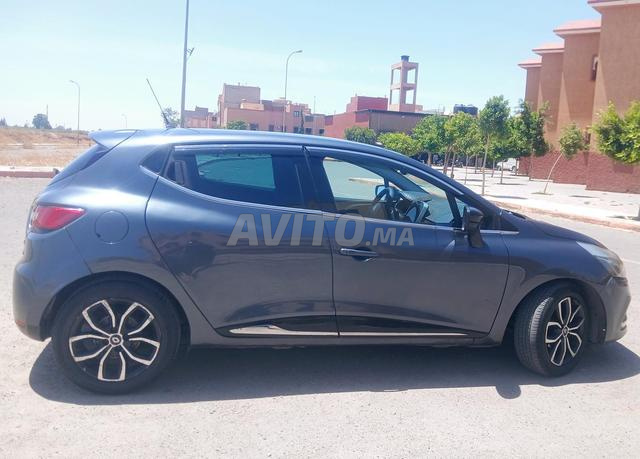 Renault Clio Diesel Automatique 2018 à Marrakech - 2
