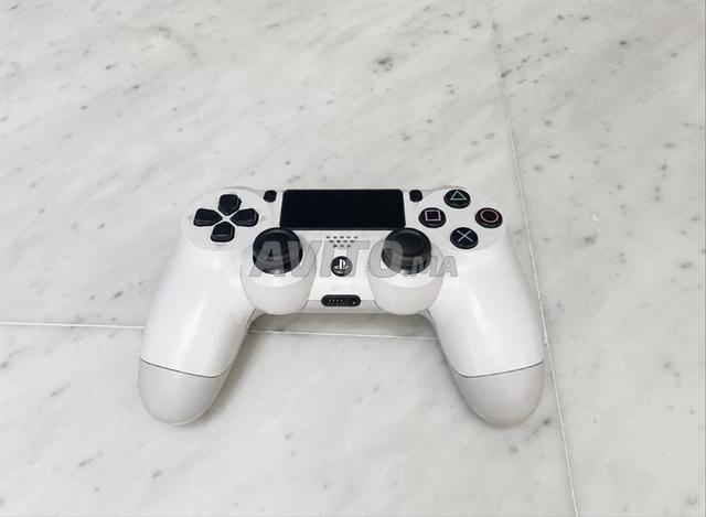 PS4 Slim, manette officielle - très bon état - 2