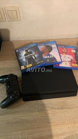 PS4 500 Go très bon état et 3 jeux offerts