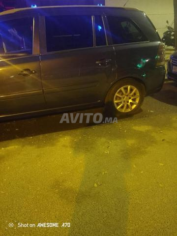 Voiture Opel Zafira - 2