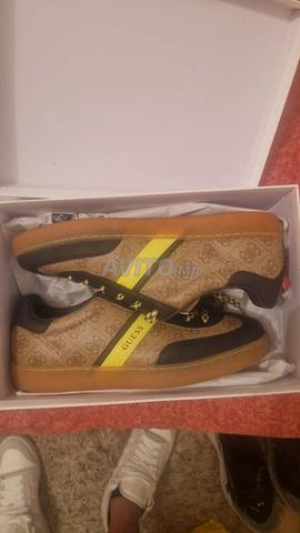 Chaussures Guess neuves originales jamais portées taille 45