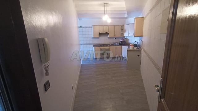 APPARTEMENT 4ÈME ÉTAGE ASCENSEUR POUR CÉLIBATAIRES