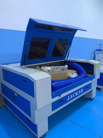 Machine de Découpe & Gravure Laser CO₂