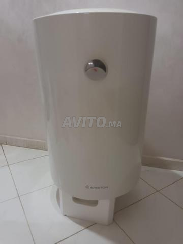 Chauffe-eau électrique marque ARISTON. 80 litres