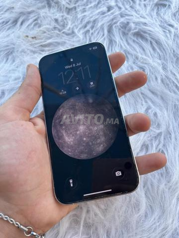 iPhone 13 pro sim locked - 2