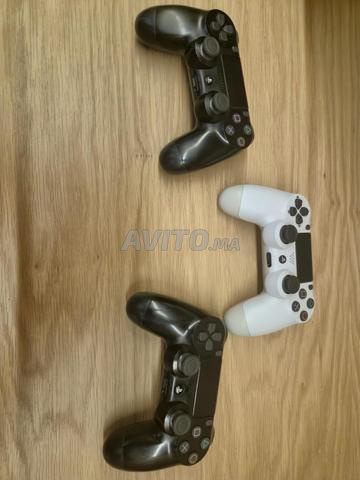PS4 slim 1TB avec 3 manettes - 2