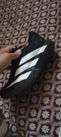 حذاء رياضي أديداس أوريجينال أسود مقاس 41 - 2