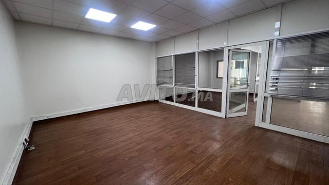 محليان تجاريان شارع عبد المؤمن 300 درهم/متر مربع