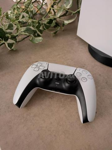 PS5 standard avec 2 manettes - 2