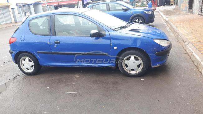 bonjour je met ma voiture 206 a vendre