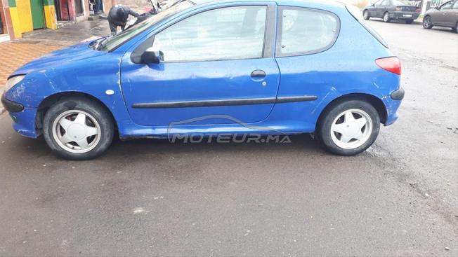 bonjour je met ma voiture 206 a vendre