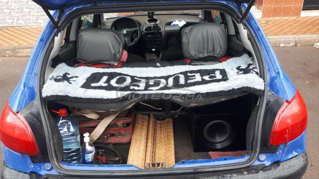 bonjour je met ma voiture 206 a vendre