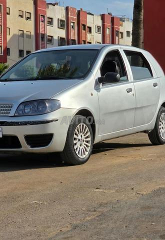 Fiat Punto en bon état à Sassafe Khadra - 2