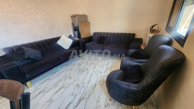 كراسي للبيع مع طاولة قهوة - 2