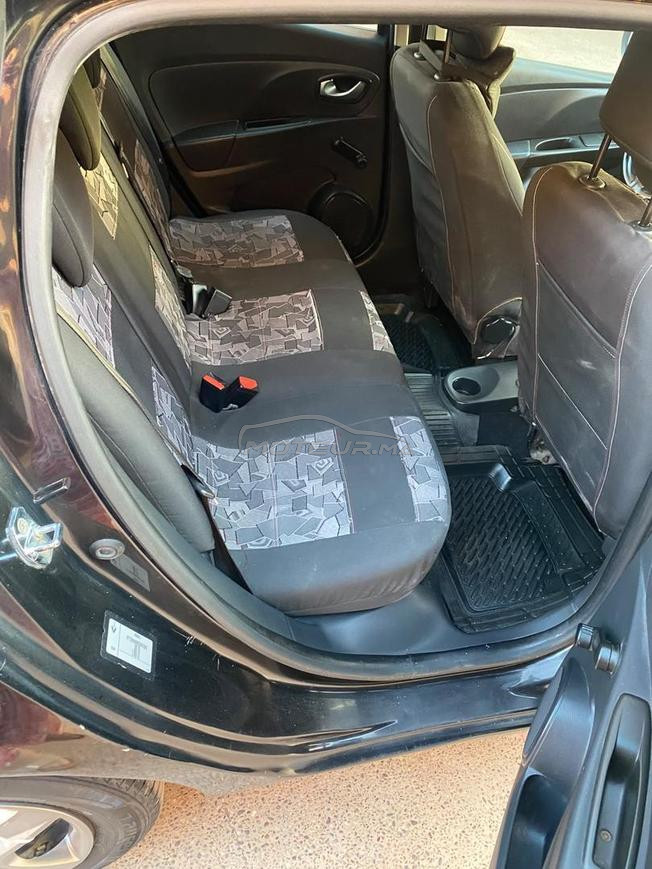 Renault Clio modèle 2015 en très bon état 