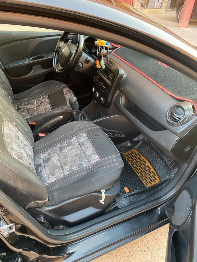 Renault Clio modèle 2015 en très bon état 