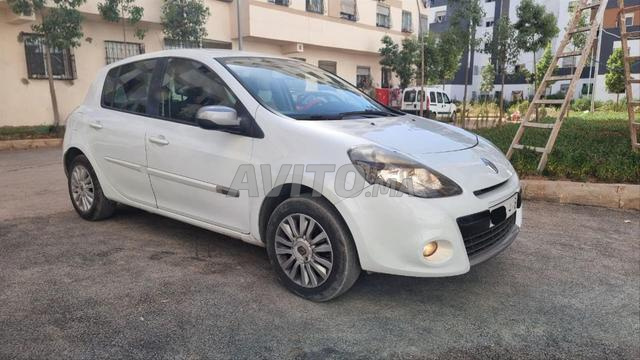 Renault Clio 3 Essence 2011 - 2