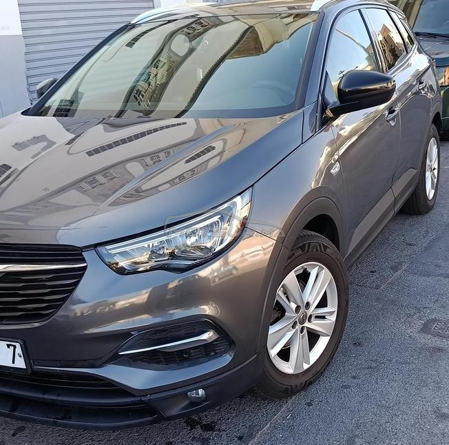 belle voiture Opel grandLand x à vendre 