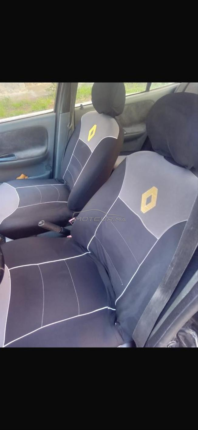 Voiture d'occasion megane classique en bin etat 