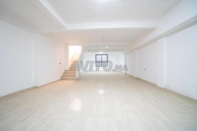 Local ALMAZ QUARTIER 188m² à prix sacrifié