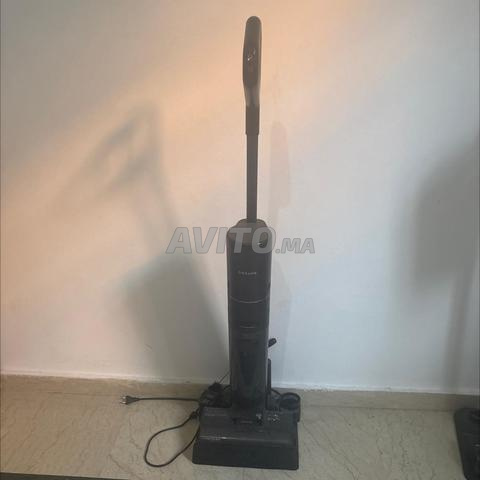 Robot aspirateur laveur