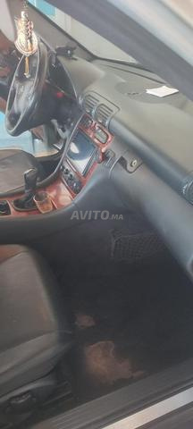 Mercedes-Benz 220 2003 photo 4