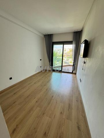 Location studio vide Quartier Oasis