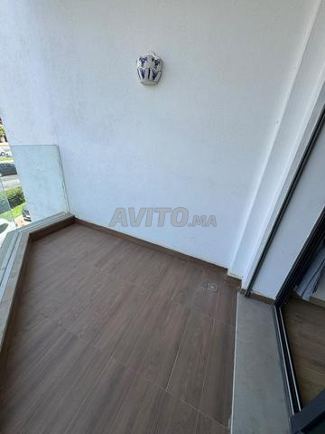 Location studio vide Quartier Oasis - 2