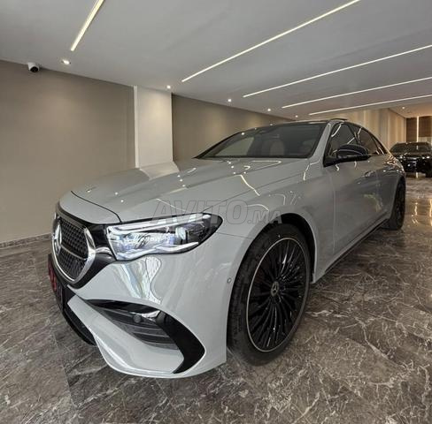 Mercedes-Benz Classe E 300DE toutes options - 2