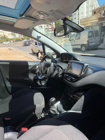Peugeot 208 Diesel Manuelle 2018 à Tanger - 2