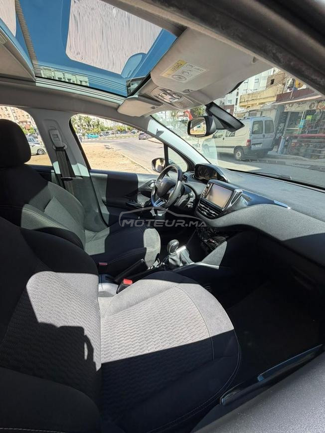 Peugeot 208 Diesel Manuelle 2018 à Tanger