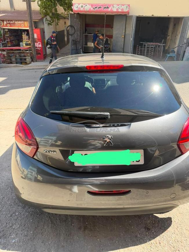 Peugeot 208 Diesel Manuelle 2018 à Tanger