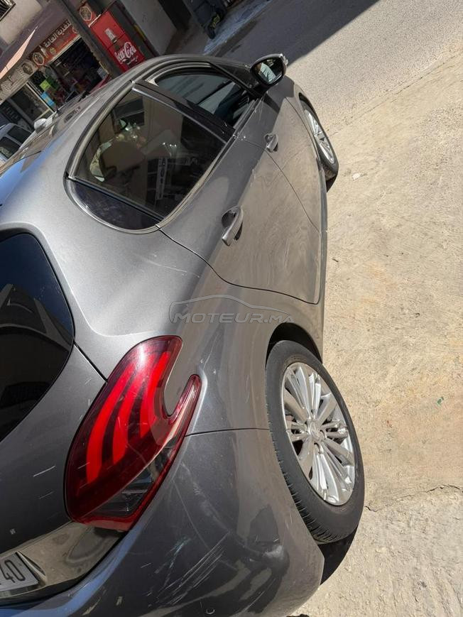 Peugeot 208 Diesel Manuelle 2018 à Tanger