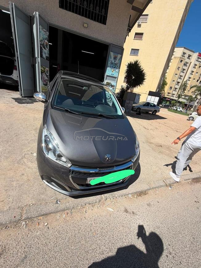 Peugeot 208 Diesel Manuelle 2018 à Tanger