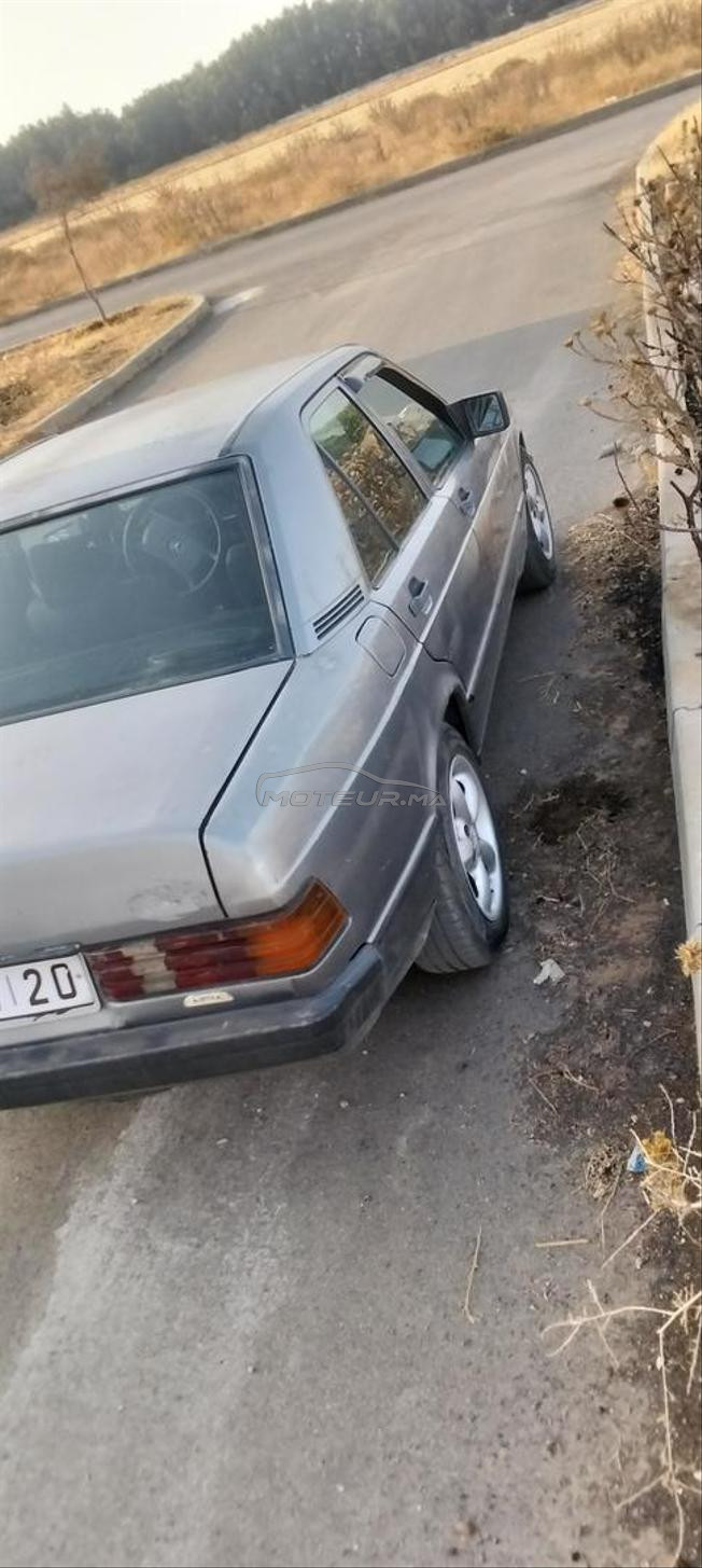 سيارة في حالة عادية 