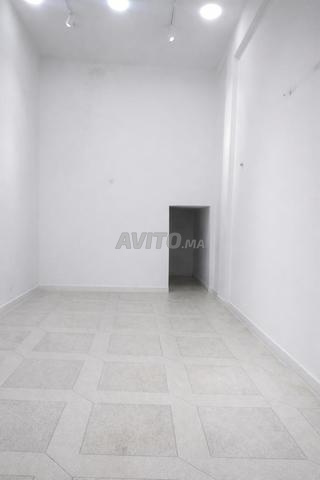 محل تجاري ممتاز للبيع في موقع استراتيجي - 2