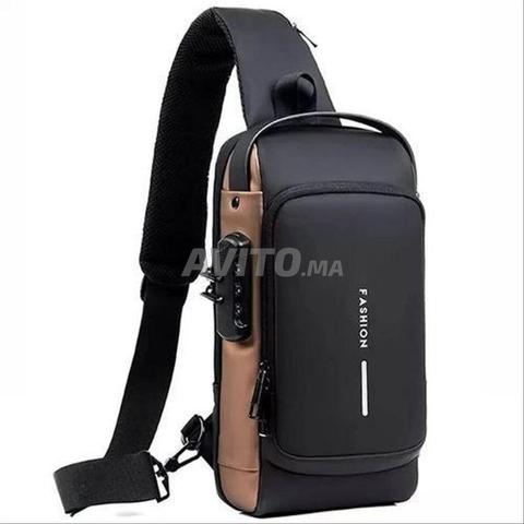 Sac bandoulière tendance et pratique pour hommes.