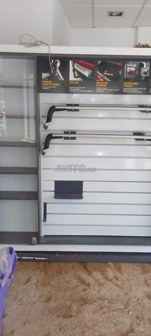 Armoire de présentation pour marchandises ou téléphones ... - 2