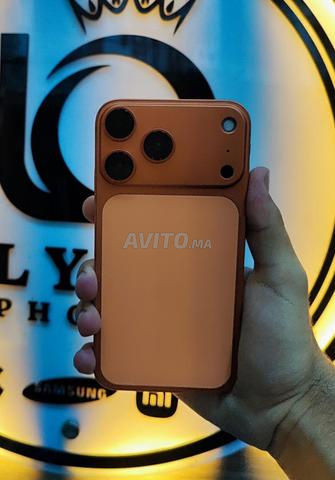 iPhone XR avec dos iPhone 17 - 2
