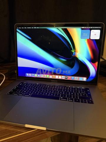 ماك بوك برو 2018 15 بوصة i7 16 جيجا حالة ممتازة