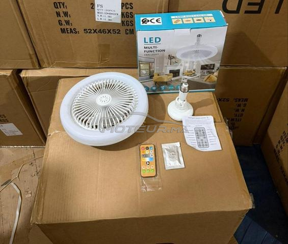 Nouveau ventilateur de plafond LED multifonctionnel.