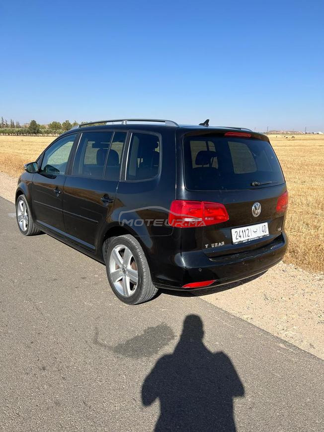 فولكس فاجن توران موديل 2015 بحالة ممتازة 1.6L