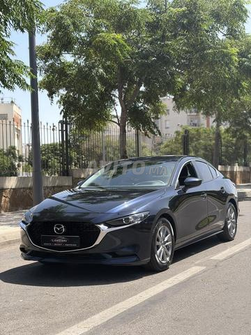 Mazda 3 Modèle 2022 essence A rabat