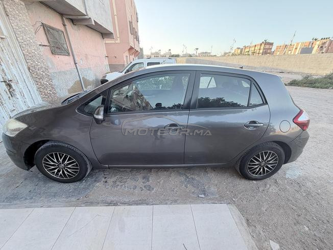 toyota auris essence model 2011 