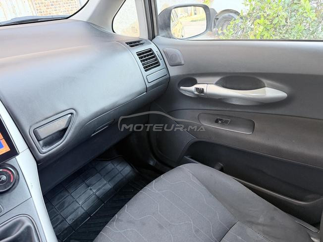toyota auris essence model 2011 