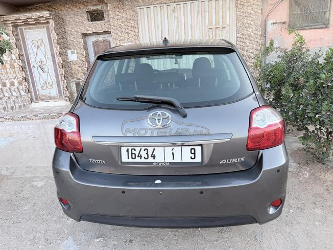 toyota auris essence model 2011 