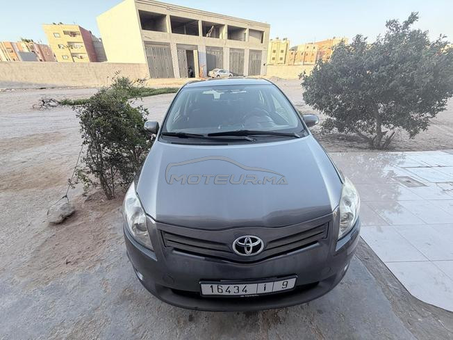 toyota auris essence model 2011 