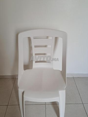2 Chaises extérieures blanches neuves de chez Marjane - 2