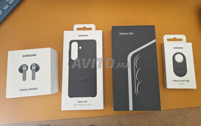 Samsung s26 bleu 256gb avec buds4 et smartTag2